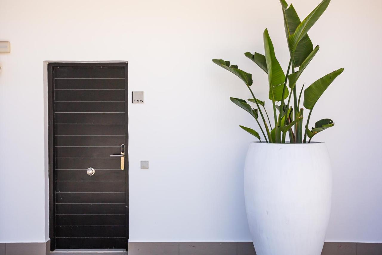 Migjorn Ibiza Suites & Spa Playa d'en Bossa Ngoại thất bức ảnh