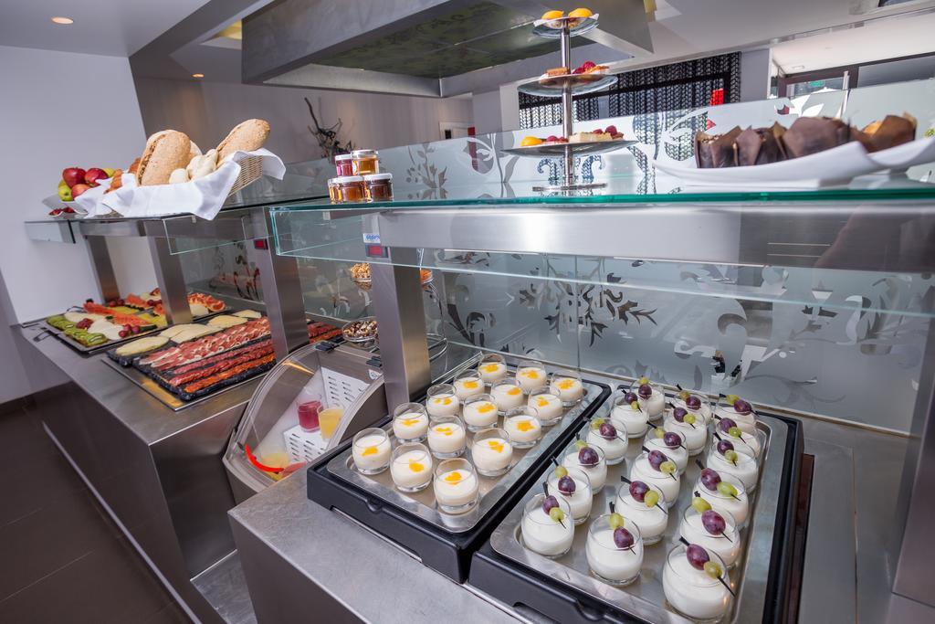 Migjorn Ibiza Suites & Spa Playa d'en Bossa Ngoại thất bức ảnh